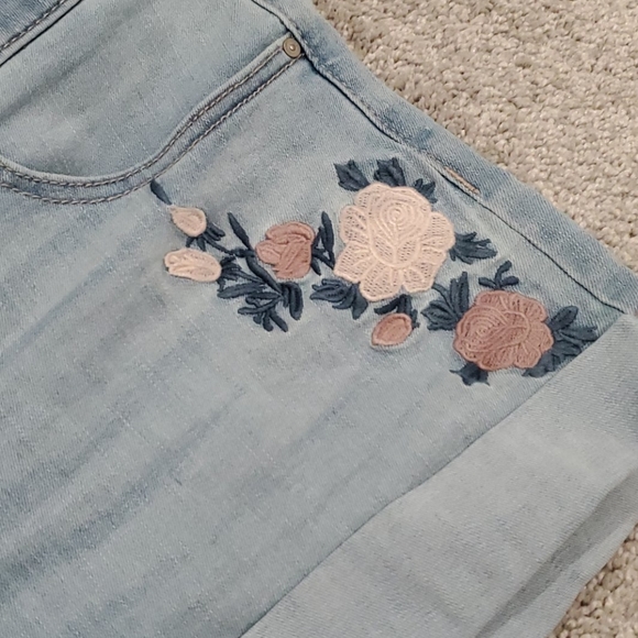 CUTE Bordy Jeans Shorts - 31W - Picture 4 of 8